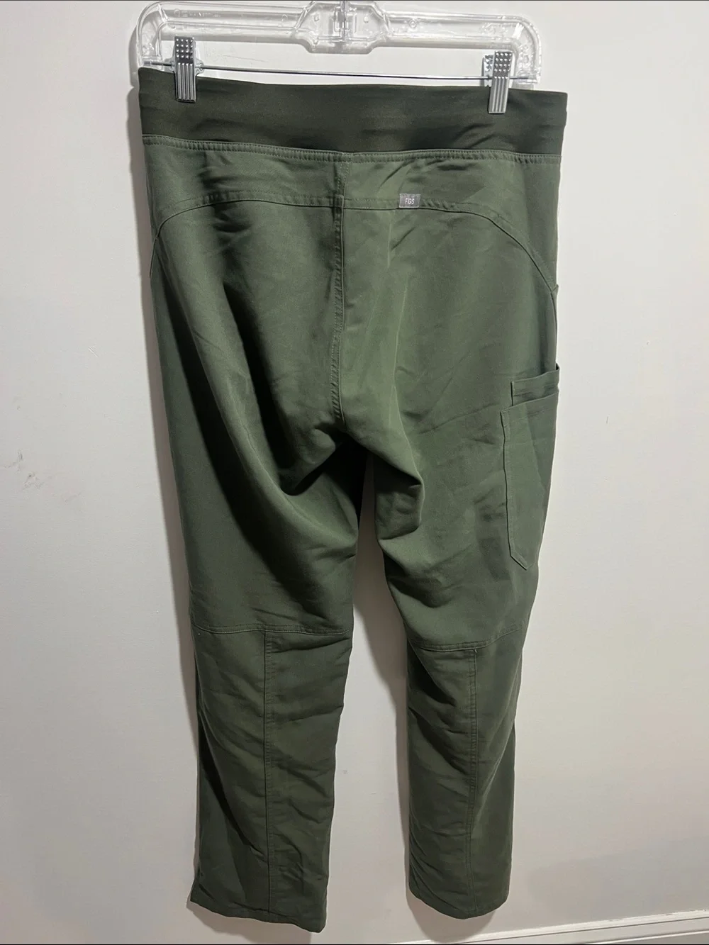 Figs Men’s Olive Green Joggers with Orange Drawstring Size Small Tall